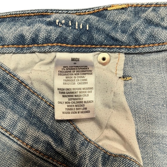 Aeropostale Medium Wash Distressed Midi Jean Shorts with Frayed Hem Size 8 - Picture 9 of 9